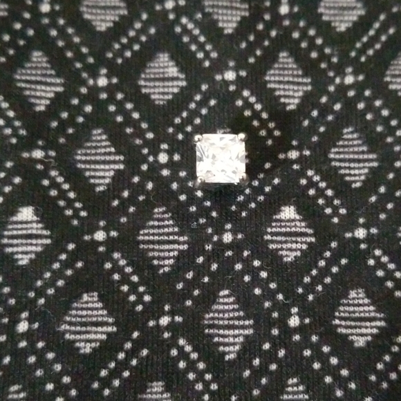 🆕️ Magnetic ear stud - Picture 4 of 7